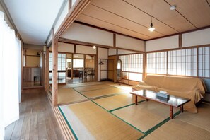 Living area - Narunoie (Goto)