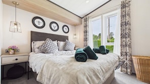 Floor plan - Bumblebee - 2 Bedroom Lodge - Manorbier (Tenby)