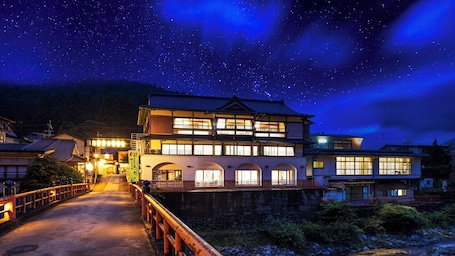 Exterior. Hot Spring Inn Marubun