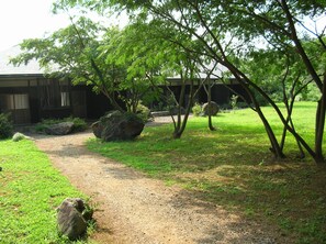 Property grounds - Hananoki Inn (Sado)