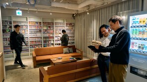 Interior - Hotel + Hostel Tokyo Kawasaki (Kawasaki)