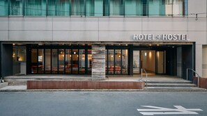 Exterior detail - Hotel + Hostel Tokyo Kawasaki (Kawasaki)