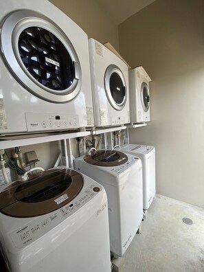 Interior - Chi Chi Nu Ji (Kunigami)