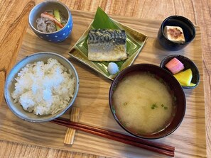 Food and drink - Chi Chi Nu Ji (Kunigami)