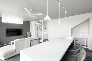 Interior - Bianca (Minamiboso)