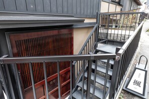 Exterior detail - Fu Rental Villa (Kobe)