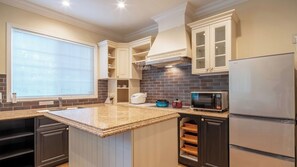 Private kitchen - Kitakaruizawa Farm Side Vacation Rental (Tsumagoi)