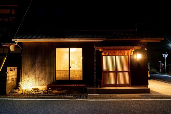 Exterior detail - Guest House Ari to Kirigirisu (Omihachiman)