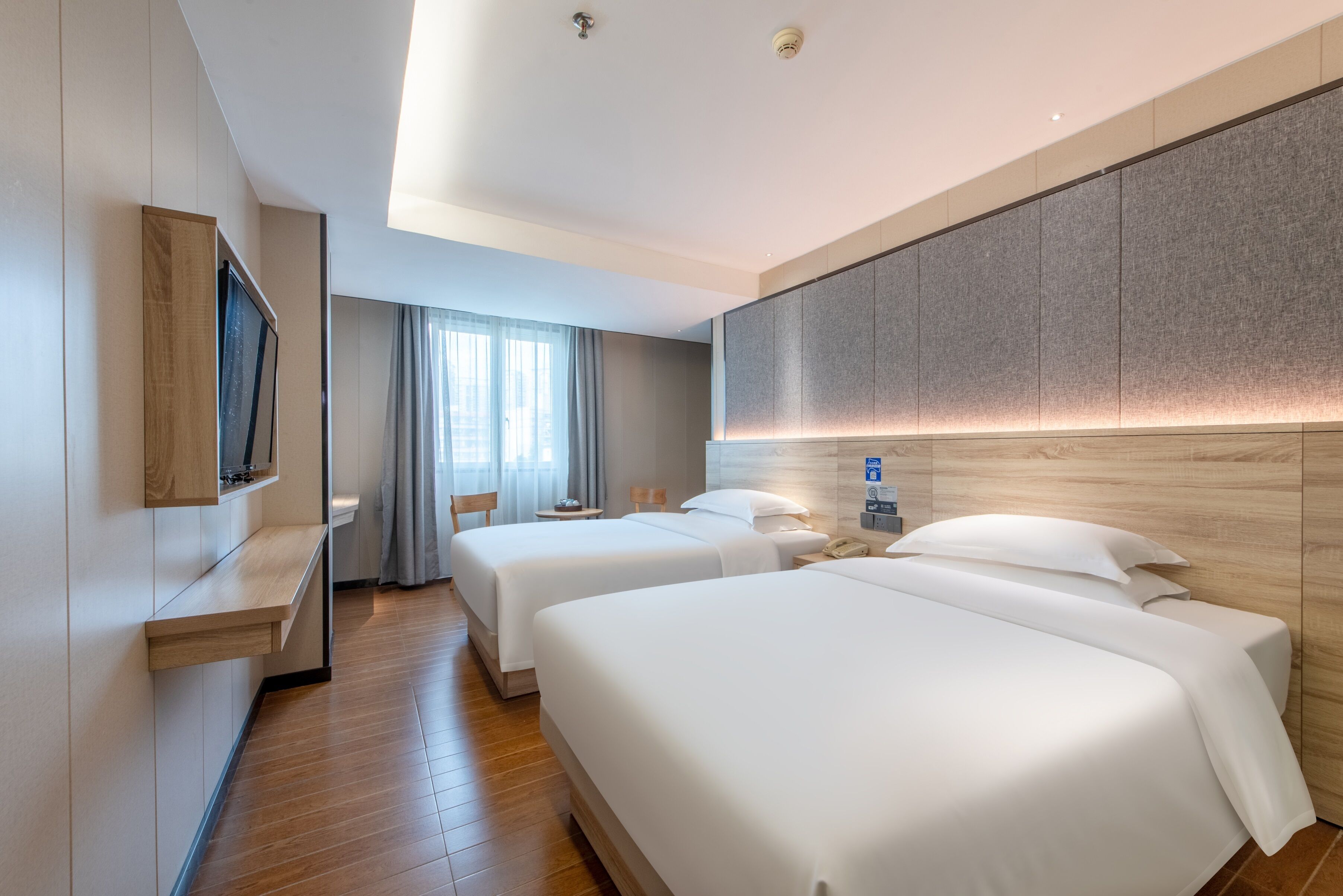 Superior Twin Room | Desk, laptop workspace, free WiFi