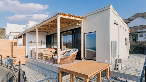 Outdoor dining - Okutass Resort Villa Bali (Awaji)