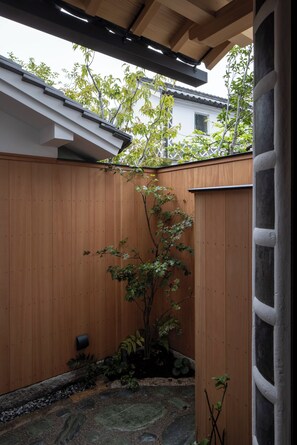 Property grounds - Touto Nihon Kyodo Gangukan Kura no Yado (Kurashiki)