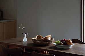 Dining - Touto Nihon Kyodo Gangukan Kura no Yado (Kurashiki)