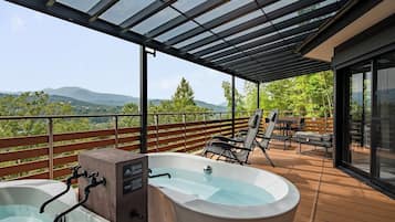 Bồn tắm spa ngoài trời
