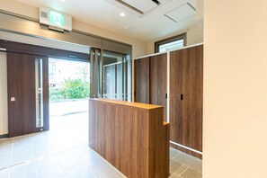 Lobby - Hotel Living Inn Kencho-mae Station (Naha)