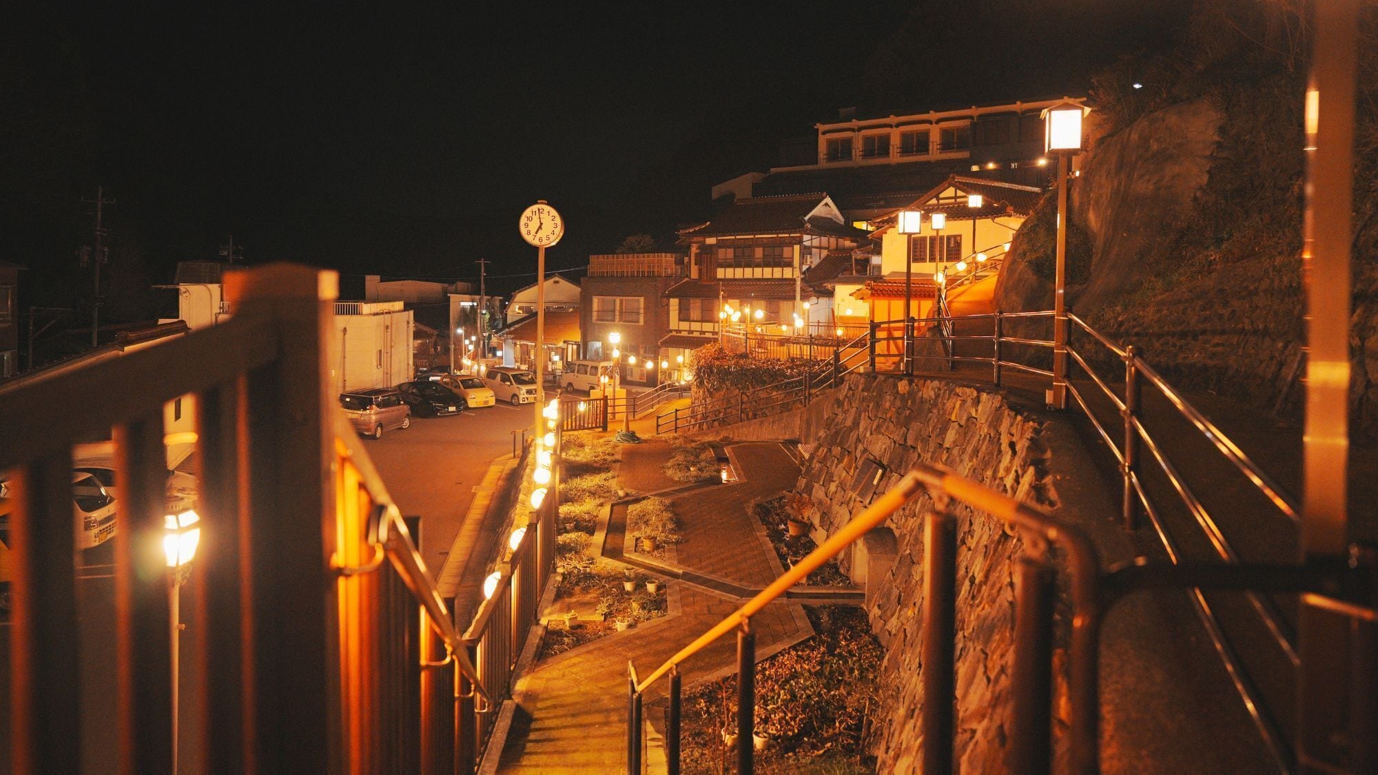 المنطقة المحيطة بالمنشأة