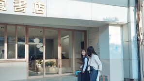 Exterior detail - Sekai Hotel Takaoka (Takaoka)