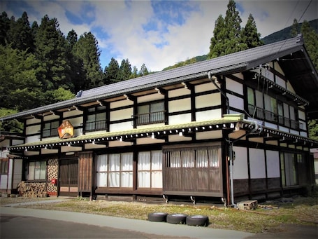Exterior. Shiki Katsura