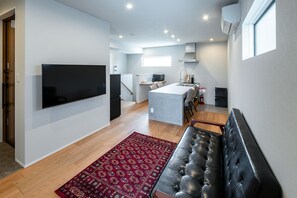 Living area - Bateau (Awaji)