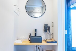 Interior - The Glamping Plaza Ise-shima Base (Shima)