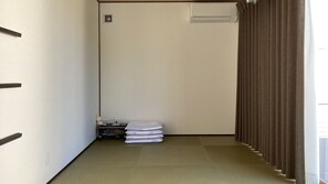 Interior - Yunetomari Akashi (Sumoto)