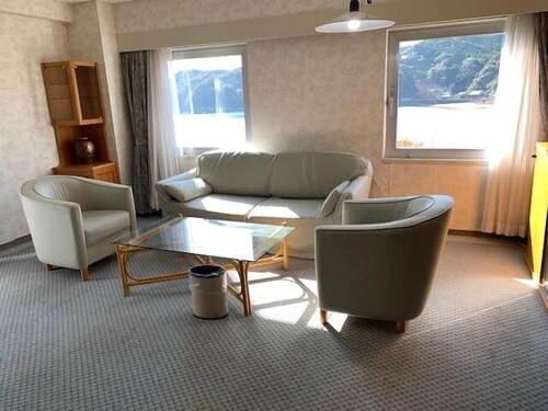 Toyo Shirahama Resort Hotel