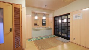 Bathroom - Ryokan Okumoto (Takahama)