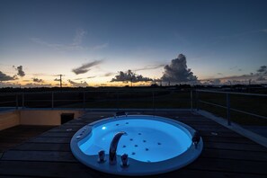 Outdoor spa tub - Bord de la Mer (Miyakojima)