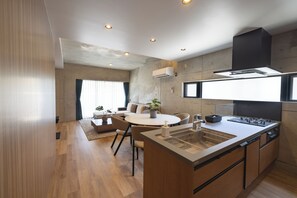 Private kitchen - Bord de la Mer (Miyakojima)