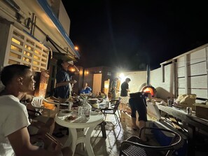 Tempat makan luar