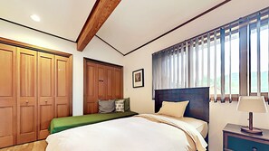 Room - Seattle House (Kimitsu)