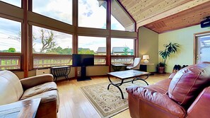 Living area - Seattle House (Kimitsu)