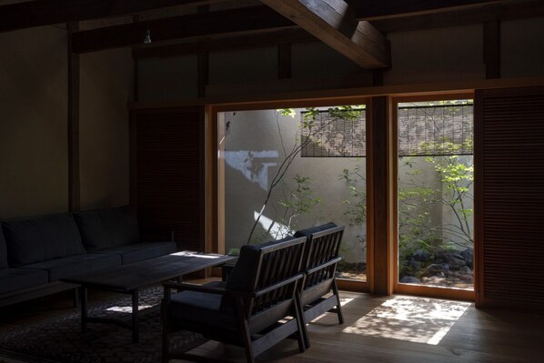 Living area - Toutou Achi no Sho Kura no Yado (Kurashiki)