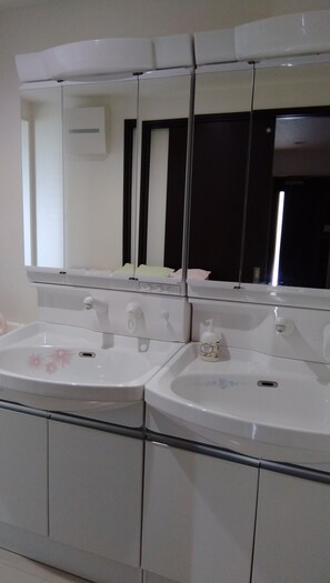 Bathroom - Kashibesso Hoshi (Nakijin)