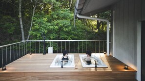 Bañera de hidromasaje al aire libre