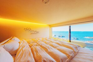 Room - Blue Square (Fukui)