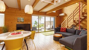 Living area - Awaji Beach House (Awaji)