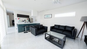 Living area - Leo Yu Resort Miyakojima (Miyakojima)