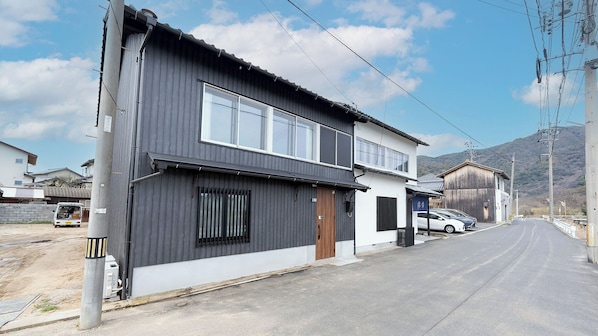 Exterior - Izumo Dogs (Izumo)