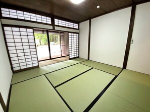 Interior - Myotoku-an (Kunisaki)