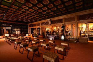 Bar (on property) - Koyasan Yadobou Muryokoin (Koya)