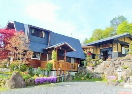 Exterior. Yunomori Kusu