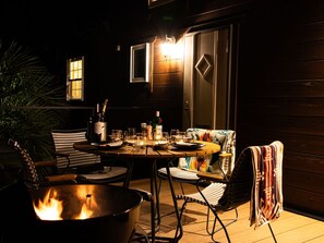 Outdoor dining - Glamping Kashima 753 (Kashima)