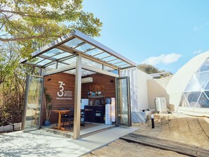 Khu ẩm thực ngoài trời