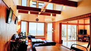 Living area - Izukogen-healingvillage-yamanoie (Ito)