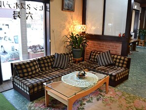Living area - Businesshotel Route 6 (Omitama)