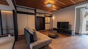 Living area - Izumo Hiyori Stay Horikawa Bettei (Izumo)