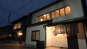 Exterior detail - Izumo Hiyori Stay Horikawa Bettei (Izumo)