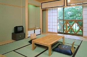 Interior - Shizuoka Prefectural Forest Park Mori No Ie (Hamamatsu)