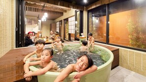 室內 Spa 池