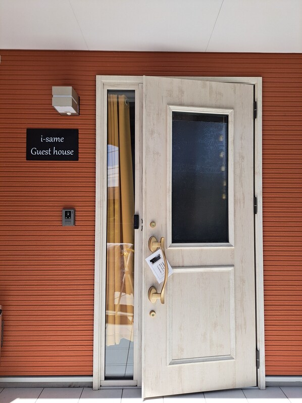 Exterior detail - I-same Guest House (Otsu)